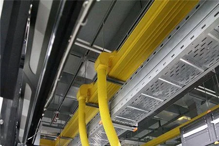 Busway system in a distribution station for organized power routes between switchboards and equipment rooms